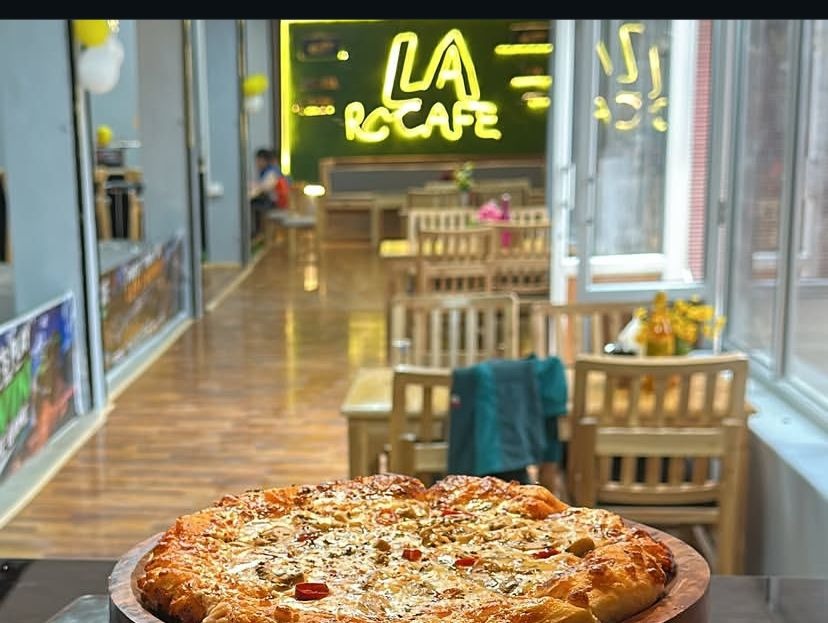 Artisanal Cafe Dining