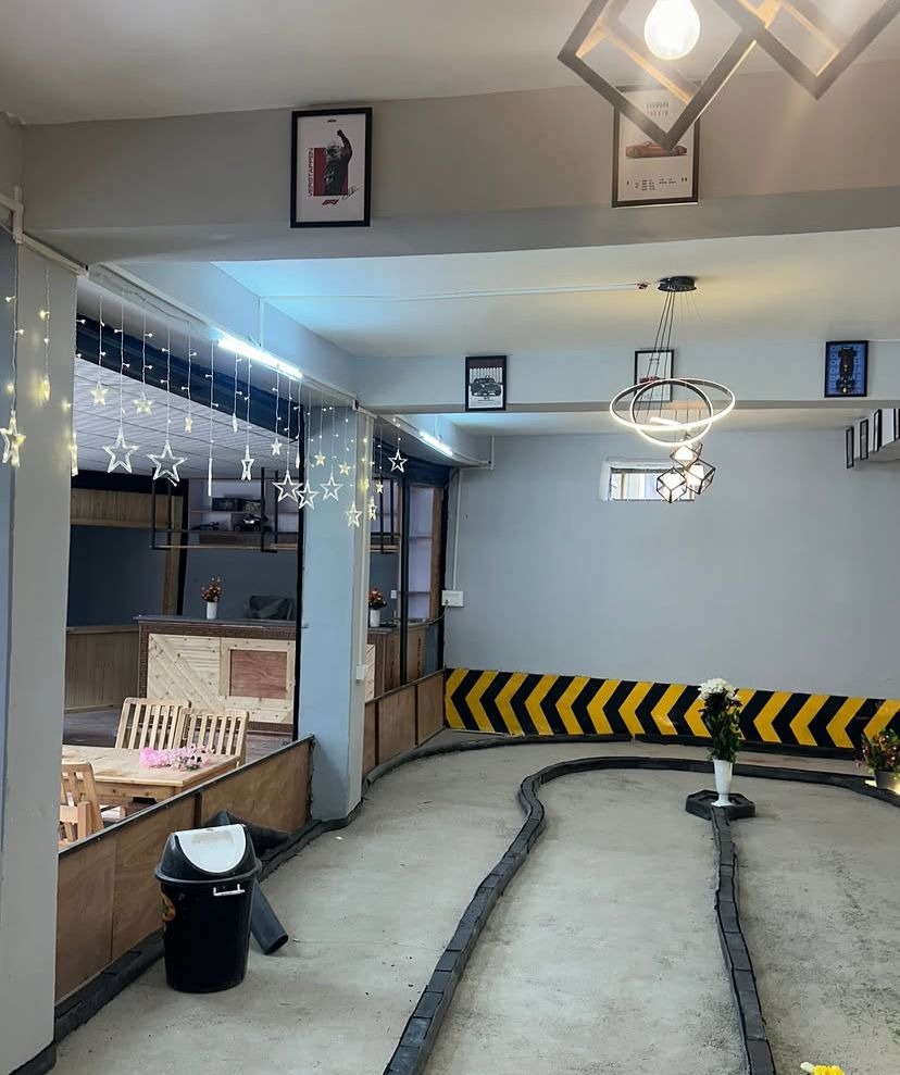 LA RC Cafe Track Lounge